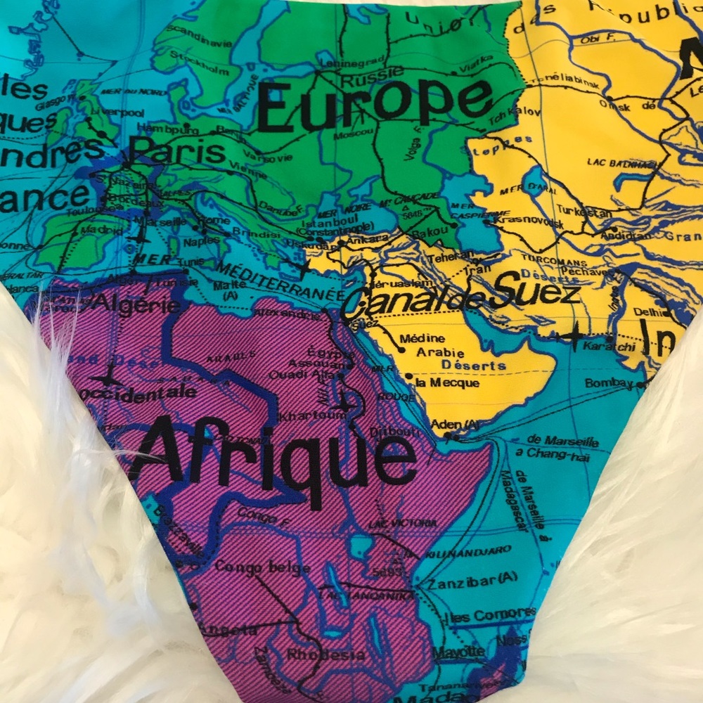 ❌SOLD❌ SMYM A Whole Mu World Bikini Map Beach Club - Picture 9 of 16